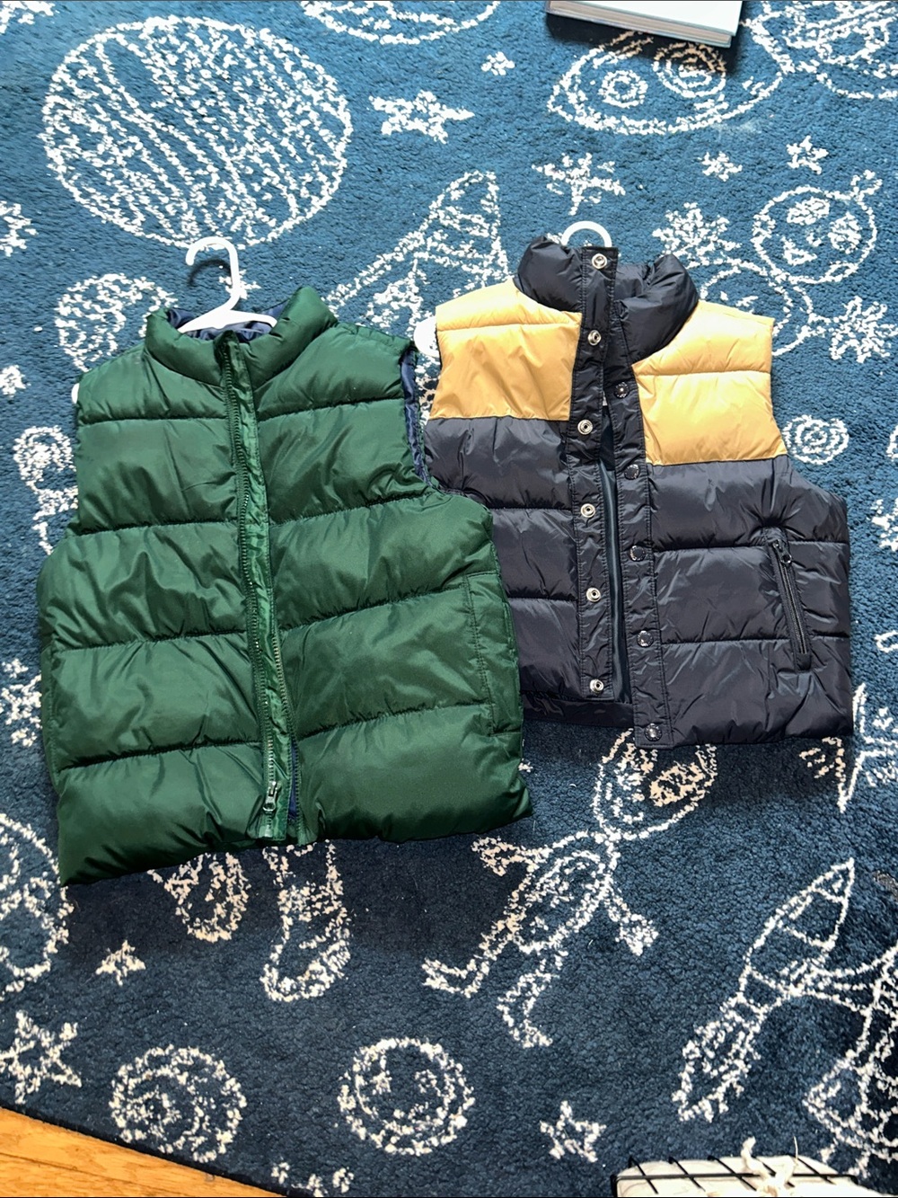 Old Navy puffer vests. Size S (6-7)